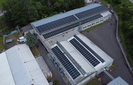 KNK Zamac - Ľubietová - Lokálny zdroj 175 kWp – Priama spotreba s diaľkovým nastavovaním aktívneho a jalového výkonu pre distribučnú sieť - foto