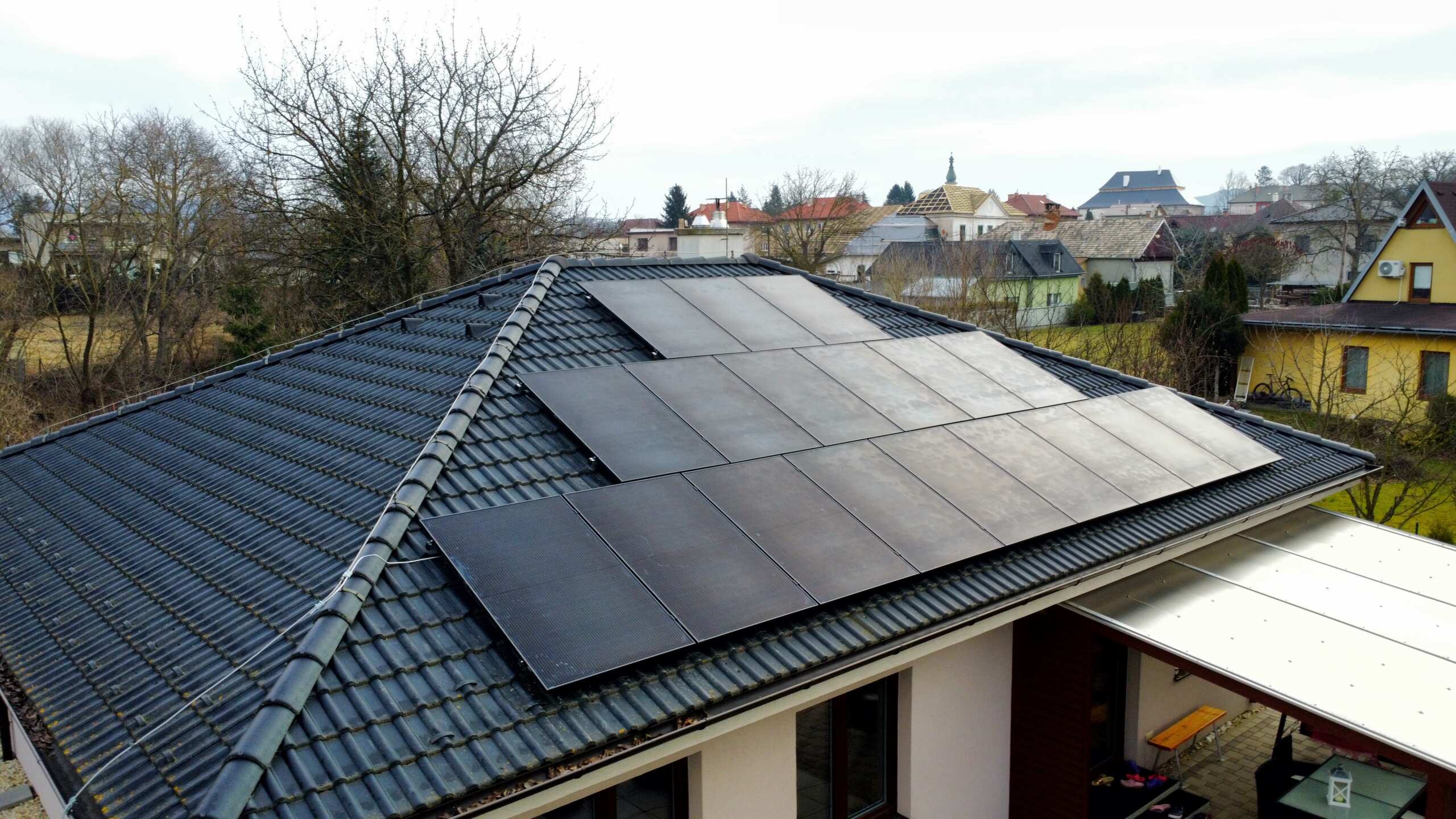 Hybridná fotovoltika – 7,47 kWp – Priama spotreba s možnosťou pripojenia batérie